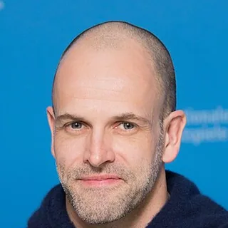 Jonny Lee Miller